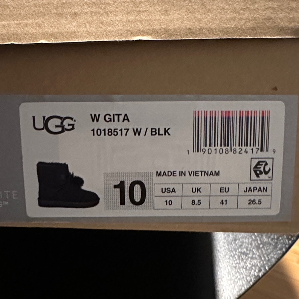 UGG Women’s Black Gita Boots